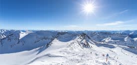Sonnenskilauf am Gletscher Sonnenskilauf am Gletscher
